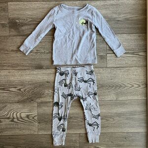 Old Navy Toddler Boy Glow-In-The-Dark Long Sleeve Pajama Set Halloween Spider 2T
